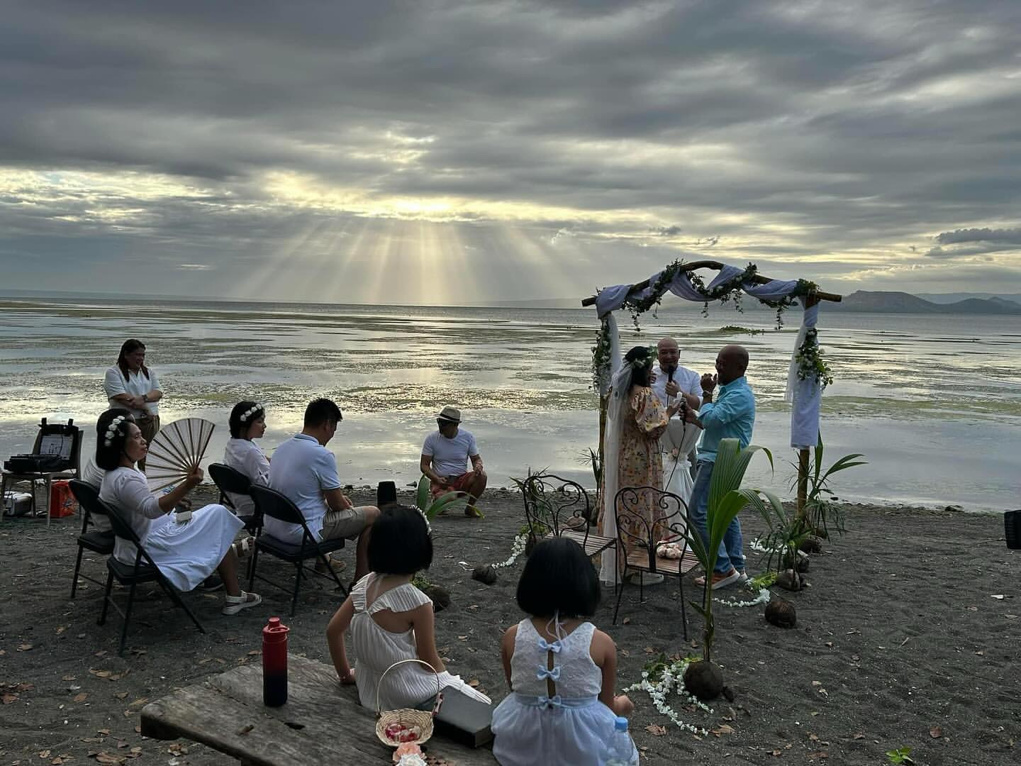 Lakeside wedding ceremony at Kapusod