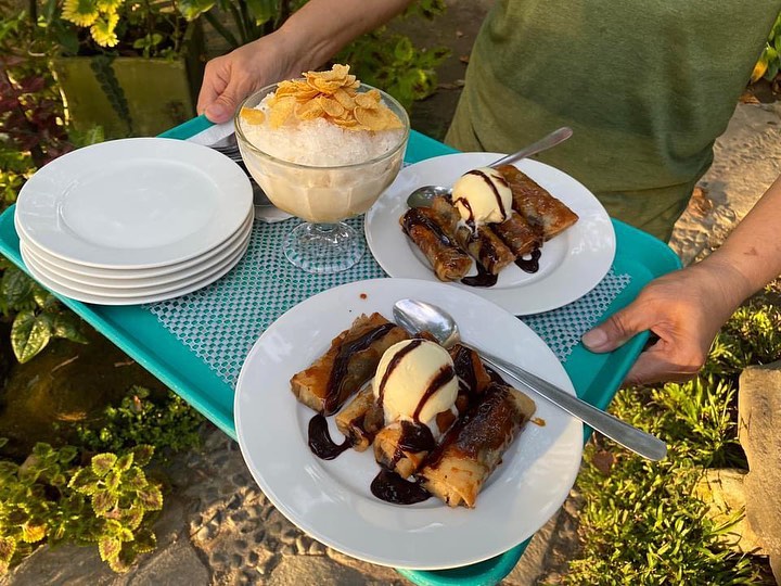Freshly made desserts at Kapusod