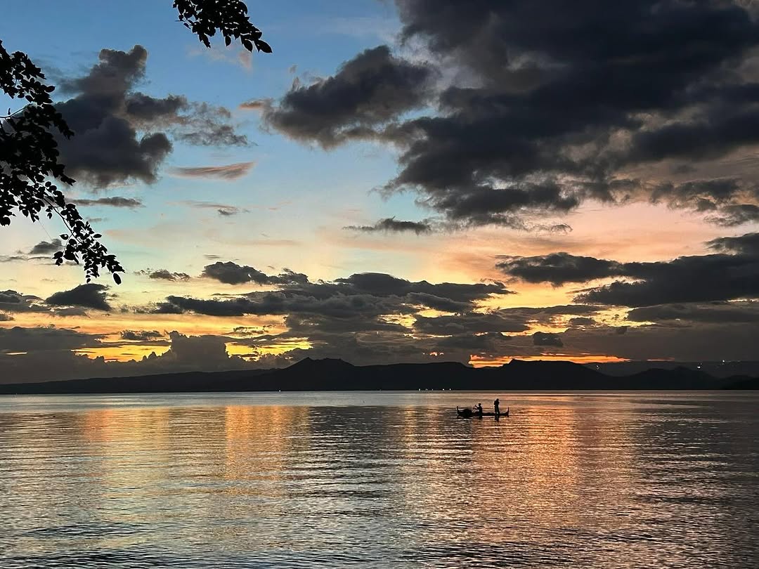 After typhoon, Taal volcano quiet and serene at Kapusod