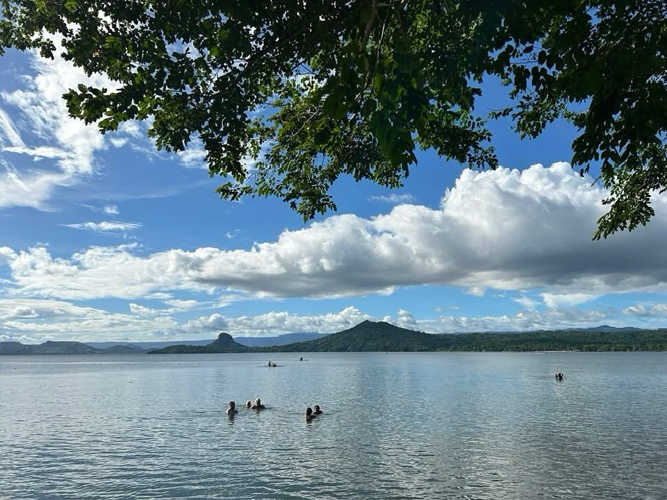 Mountains in quiet conversation with clouds at Kapusod
